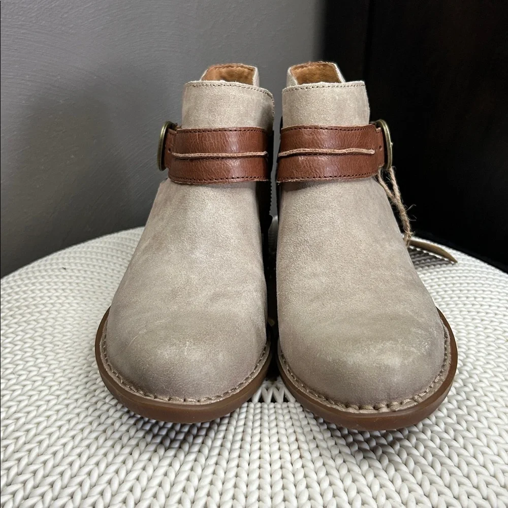 Born Katie Booties - Picture 2 of 10